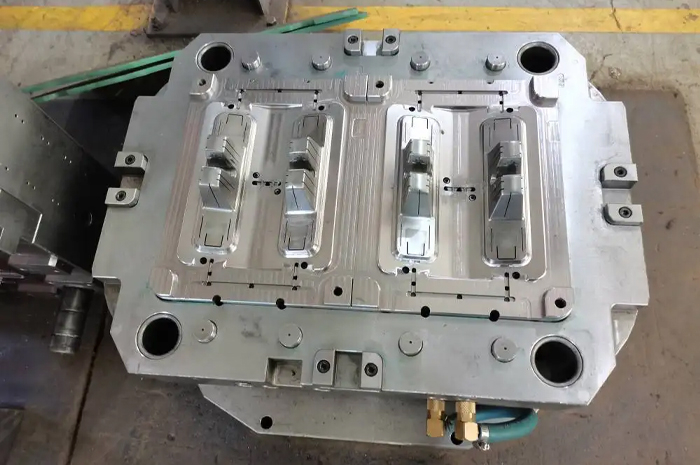 精密模具廠現(xiàn)在做模具的前景如何（圖1）